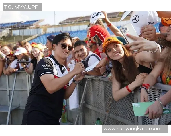 汉达诺维奇赛车风采再现,赢得无数赛车迷的喜爱 汉达诺维奇赛车风采再现,赢得无数赛车迷的喜爱